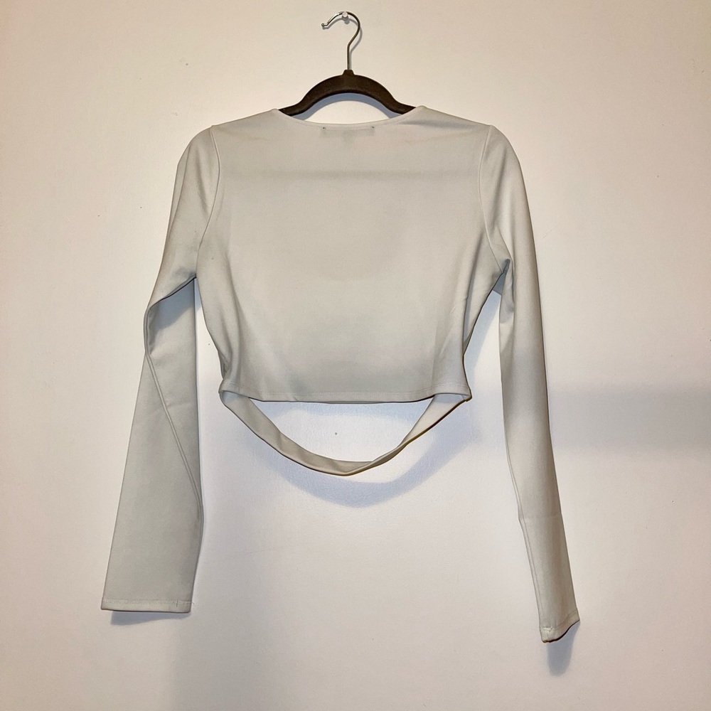 White Top - Picture 2 of 3